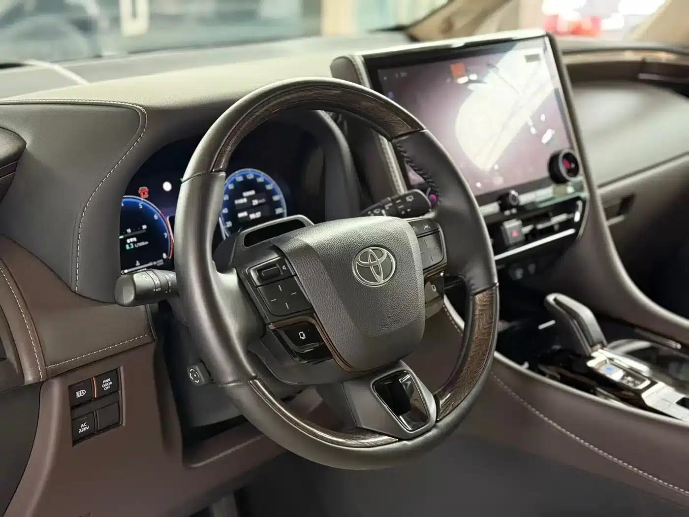 2024 Alphard Hybrid 2.5L Premium Edition — миниатюра 7