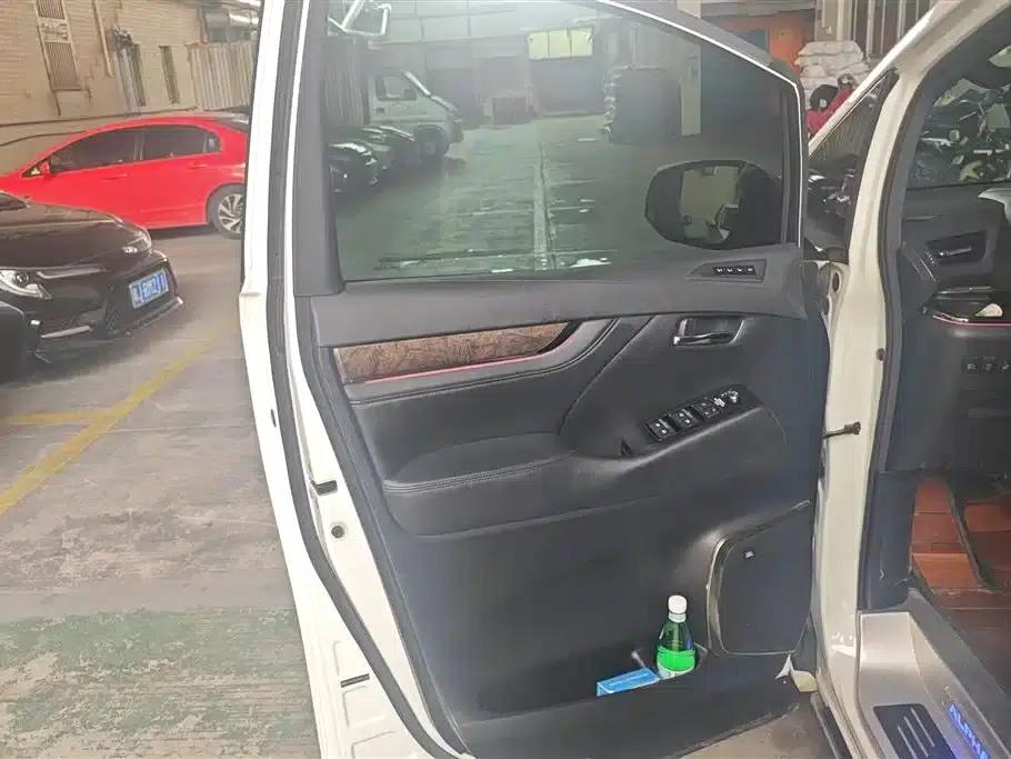 2019 Alphard Hybrid 2.5L Luxury Edition — миниатюра 7