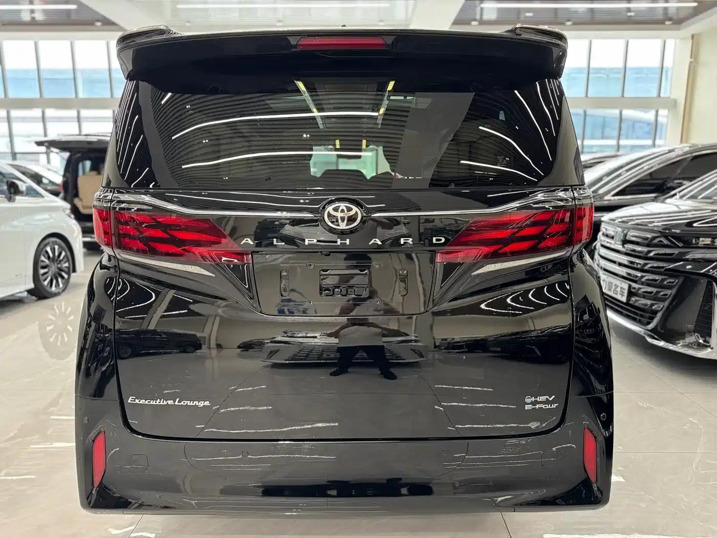 2024 Alphard Hybrid 2.5L Premium Edition — миниатюра 7