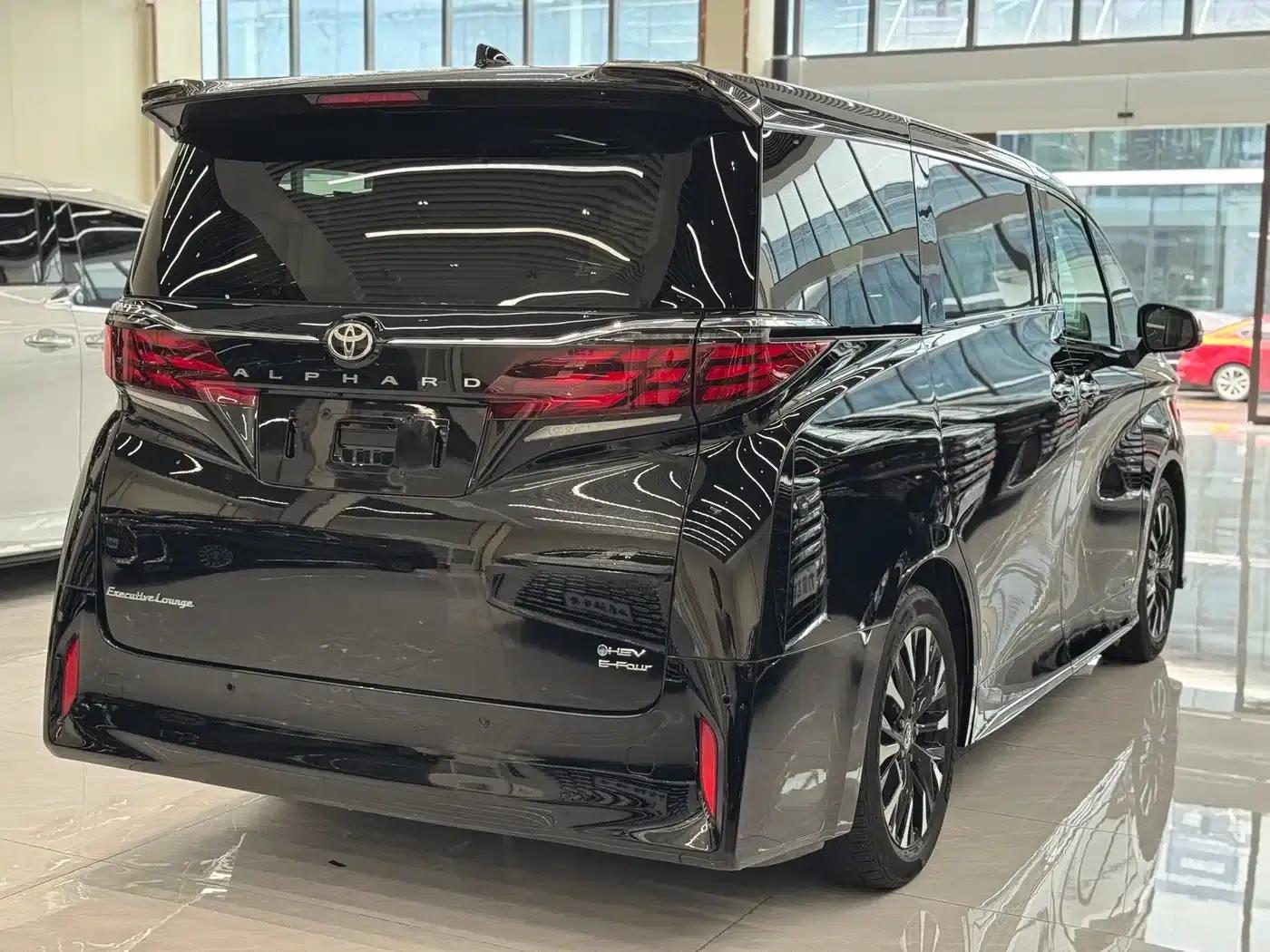 2024 Alphard Hybrid 2.5L Premium Edition — миниатюра 9