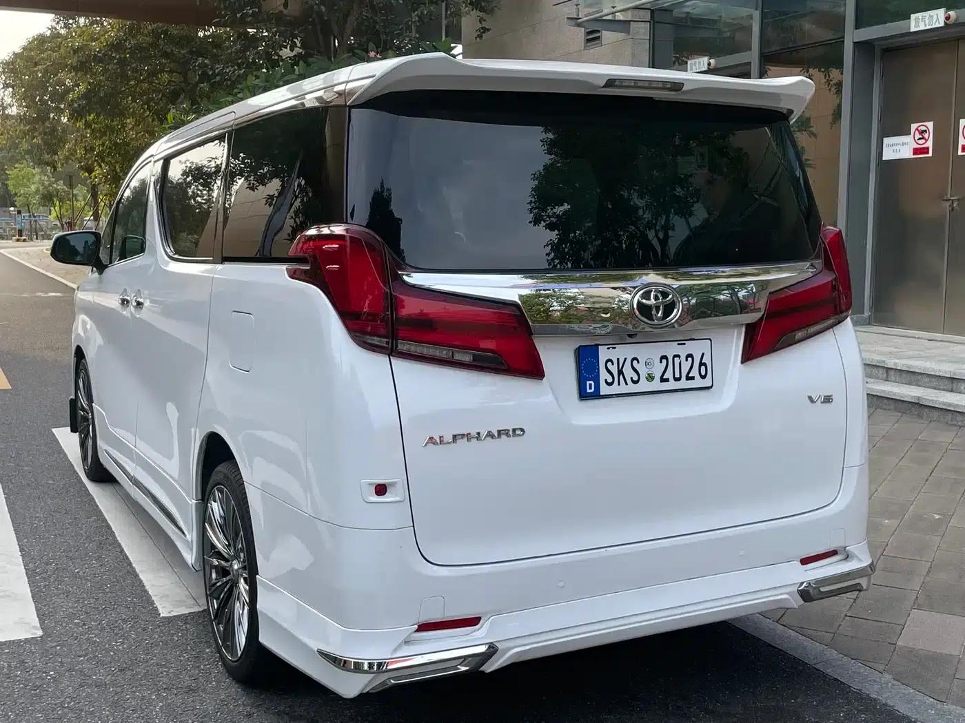 2018 Alphard Facelift 3.5L Luxury Edition — миниатюра 5