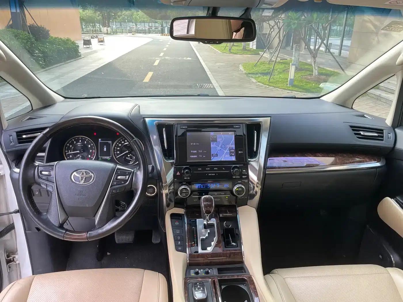 2018 Alphard Facelift 3.5L Luxury Edition — миниатюра 10