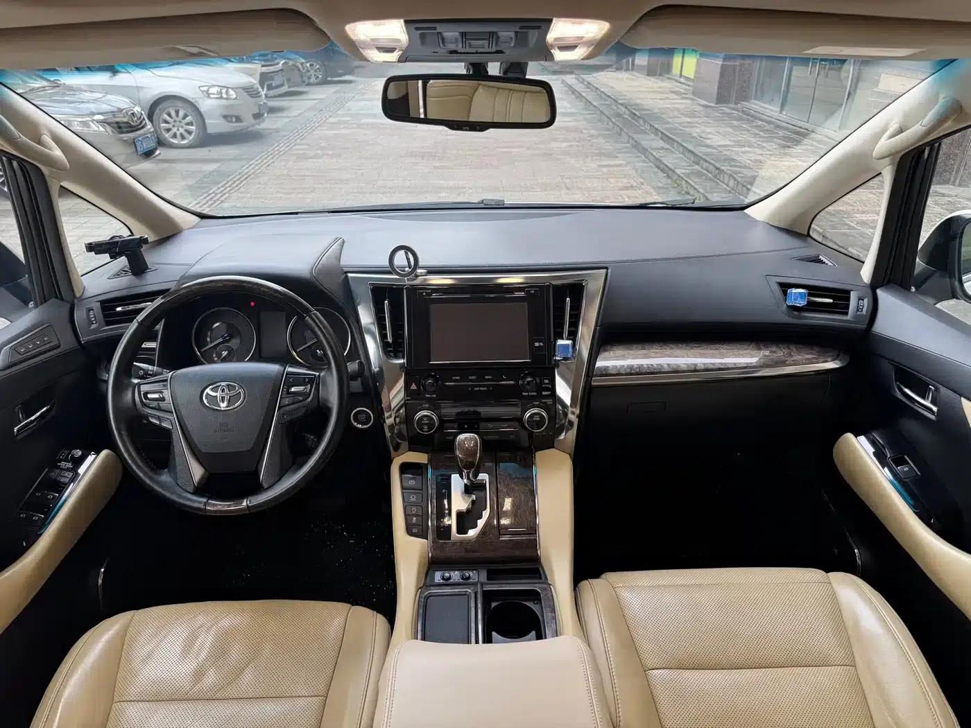 2018 Alphard Facelift 3.5L Premium Edition — миниатюра 8