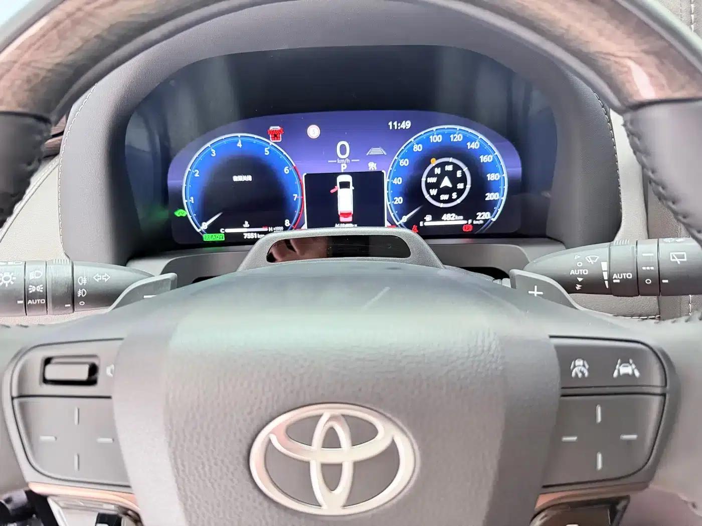 2024 Alphard Hybrid 2.5L Premium Edition — миниатюра 11