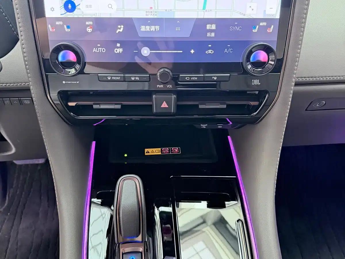 2024 Alphard Hybrid 2.5L Premium Edition — миниатюра 12
