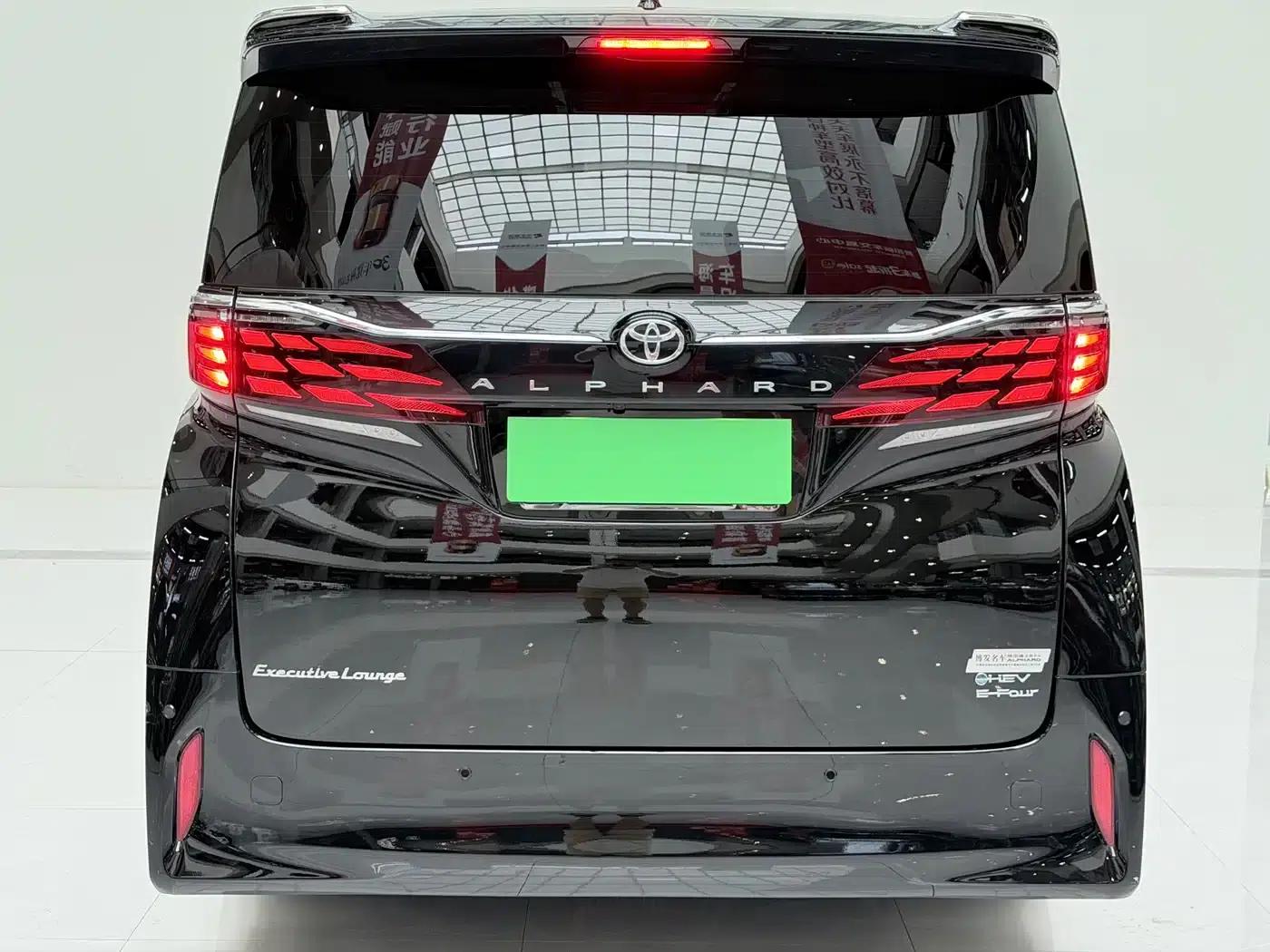 2024 Alphard Hybrid 2.5L Premium Edition — миниатюра 6