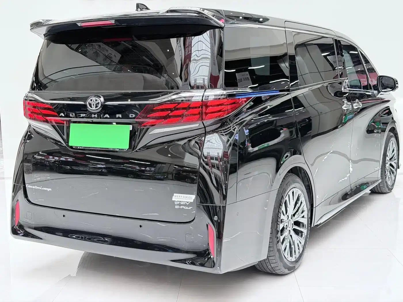 2024 Alphard Hybrid 2.5L Premium Edition — миниатюра 7