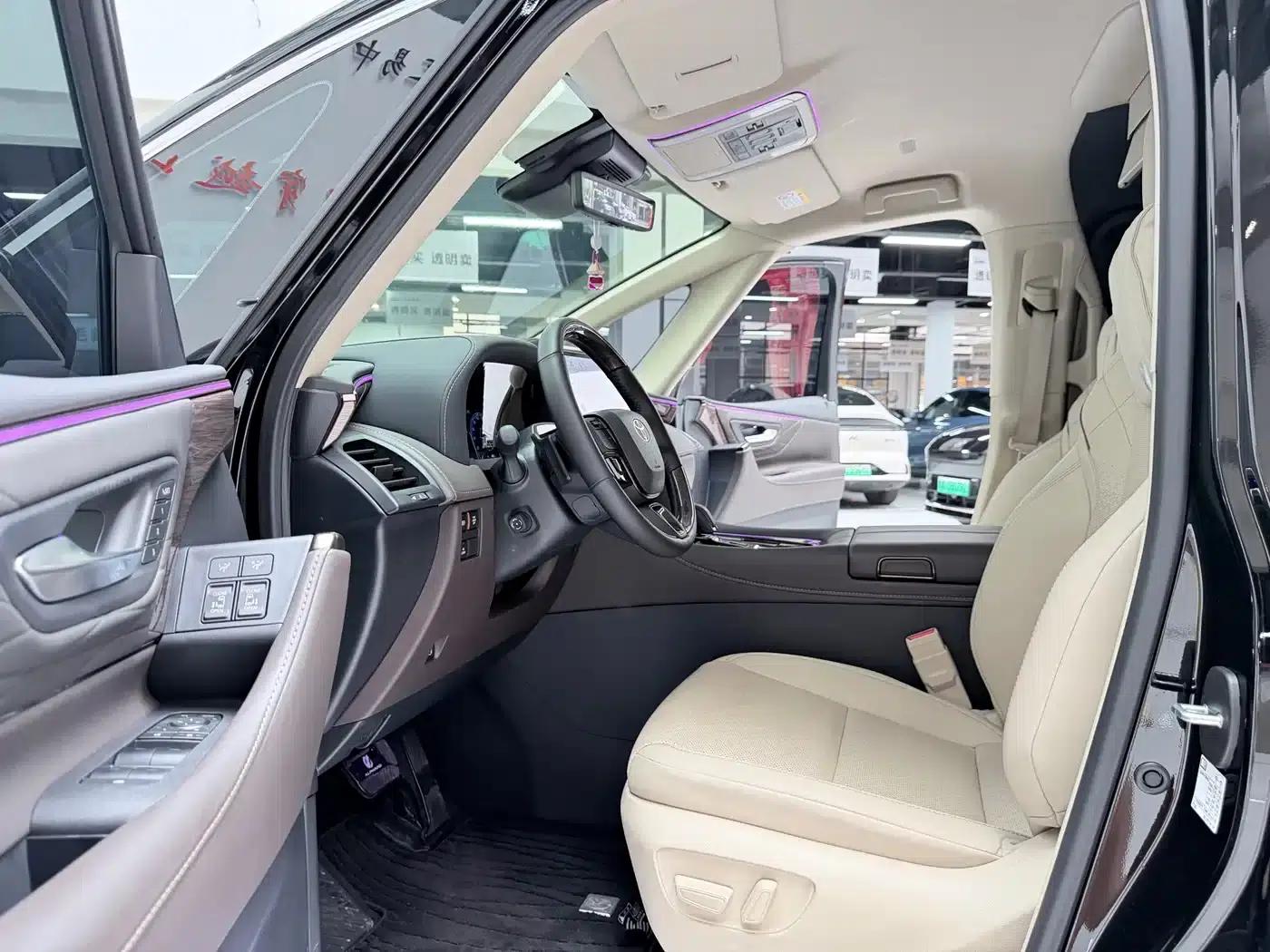 2024 Alphard Hybrid 2.5L Premium Edition — миниатюра 8