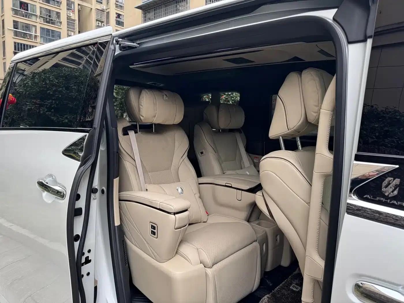 2024 Alphard Hybrid 2.5L Premium Edition — миниатюра 13