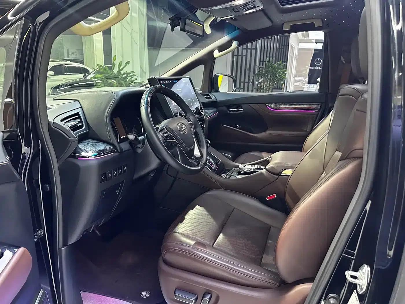 2015 Alphard 3.5L Premium Edition — миниатюра 3