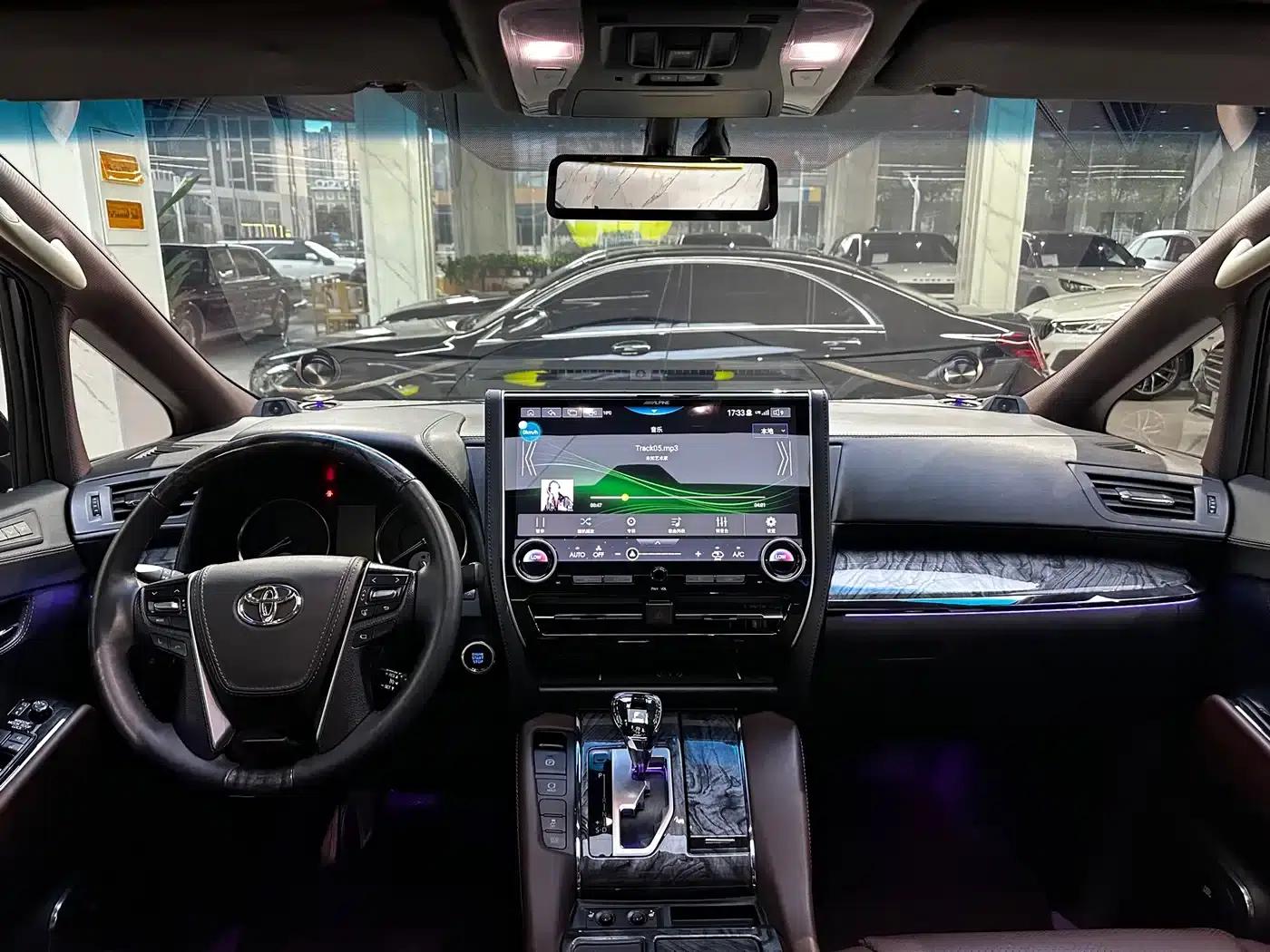 2015 Alphard 3.5L Premium Edition — миниатюра 5