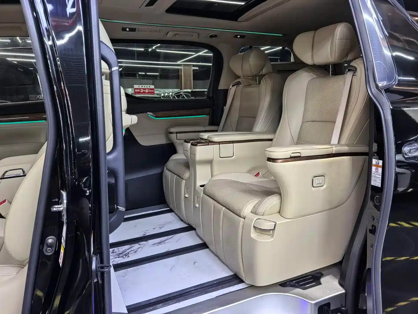 2018 Alphard 3.5L Premium Edition — миниатюра 7