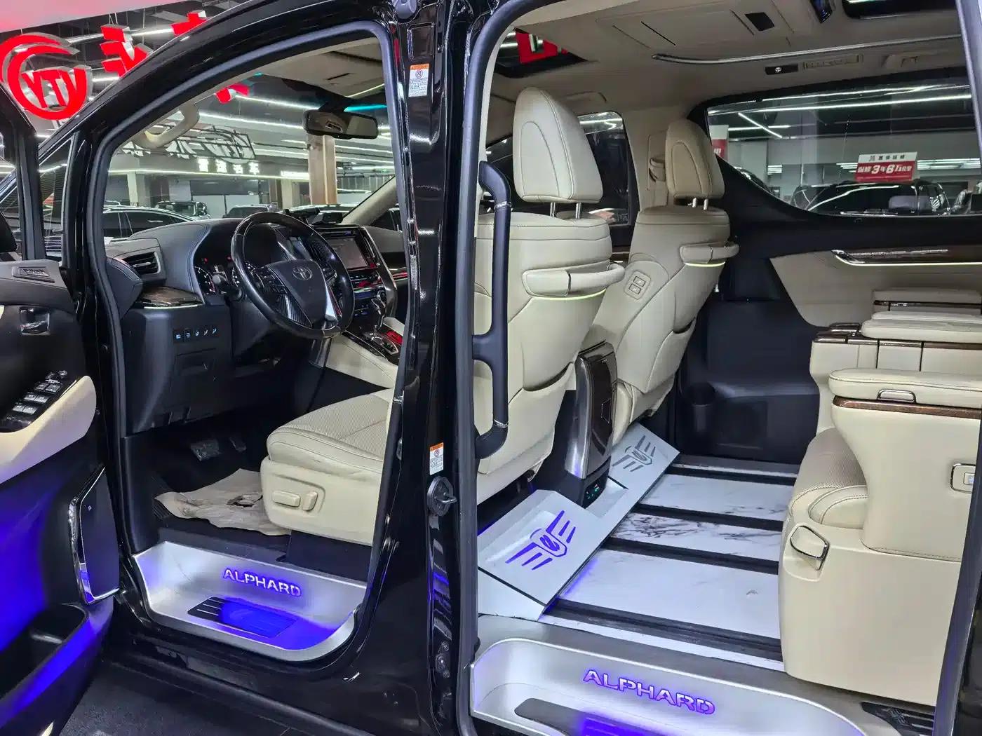 2018 Alphard 3.5L Premium Edition — миниатюра 8