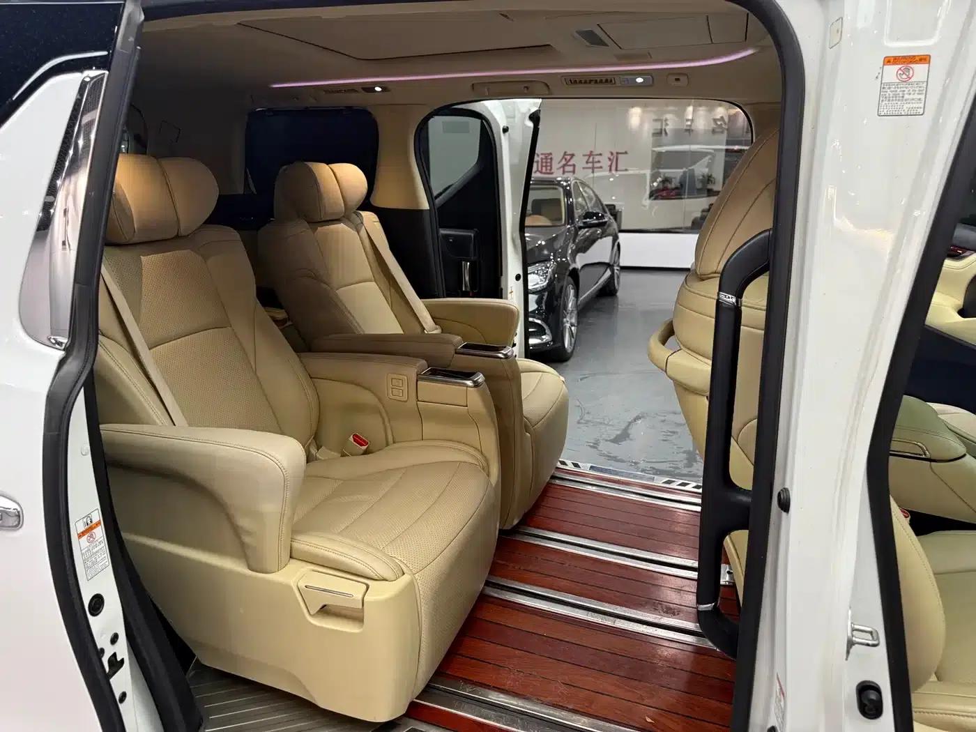 2015 Alphard 3.5L Luxury Edition — миниатюра 11