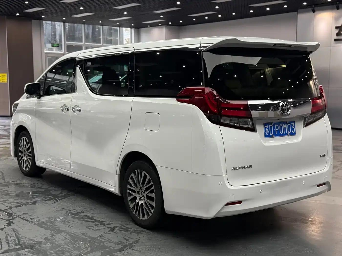 2015 Alphard 3.5L Luxury Edition — миниатюра 4