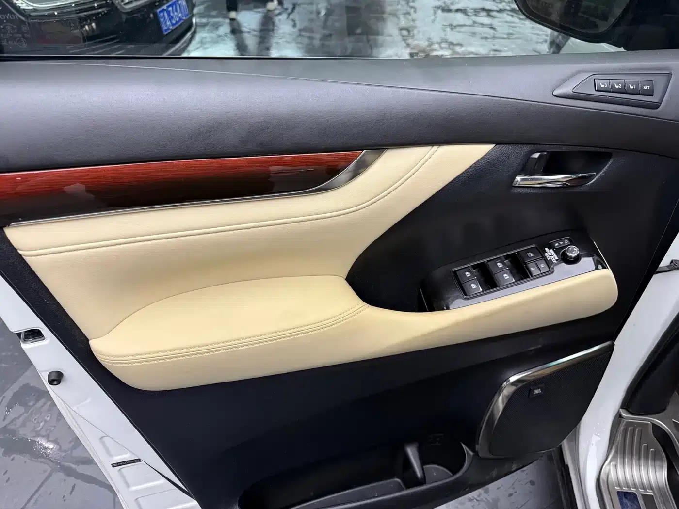 2015 Alphard 3.5L Luxury Edition — миниатюра 8