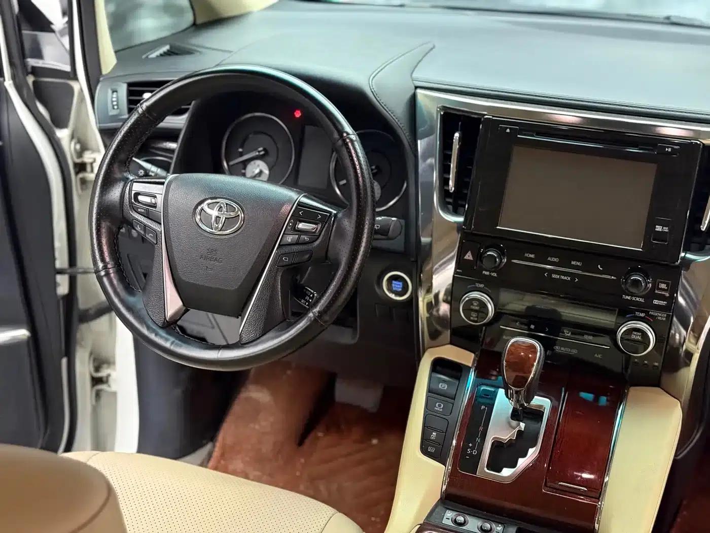 2015 Alphard 3.5L Luxury Edition — миниатюра 9