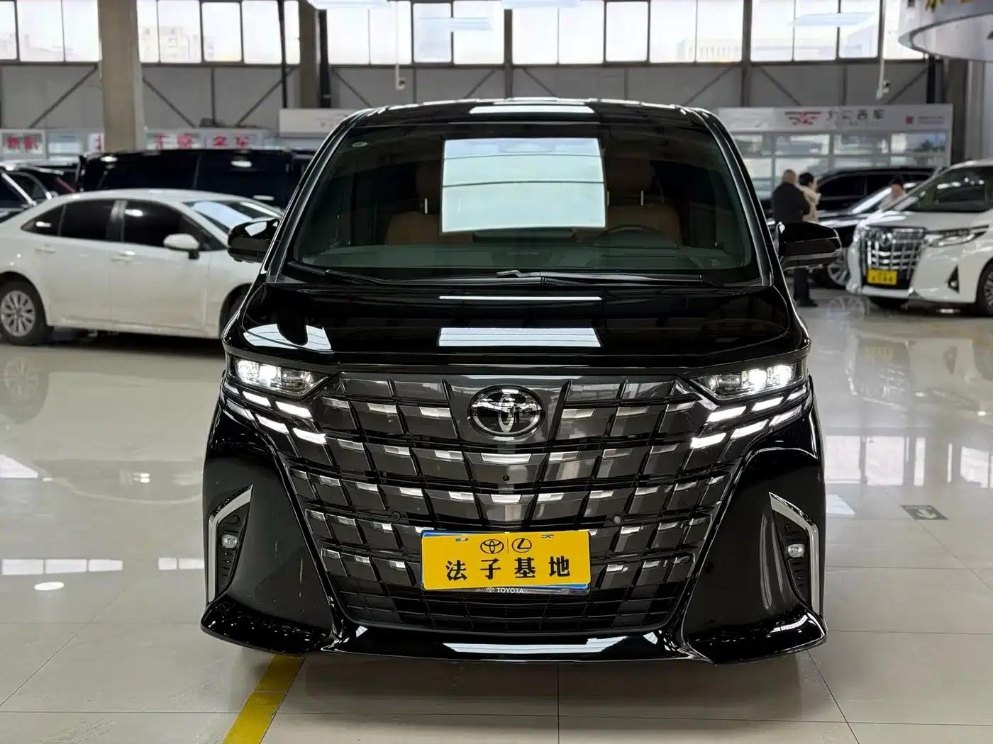 2024 Alphard Hybrid 2.5L Premium Edition — миниатюра 2