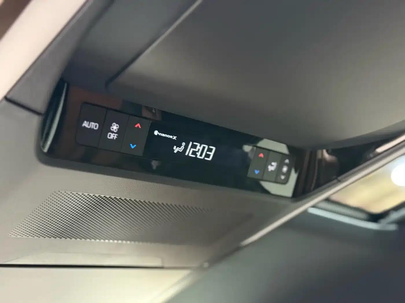 2024 Alphard Hybrid 2.5L Premium Edition — миниатюра 16