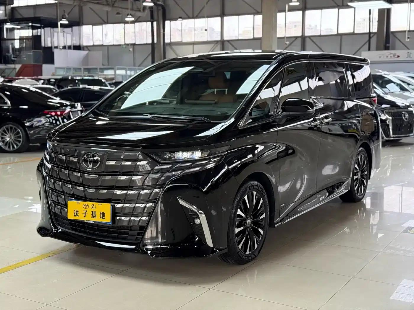 2024 Alphard Hybrid 2.5L Premium Edition — миниатюра 3