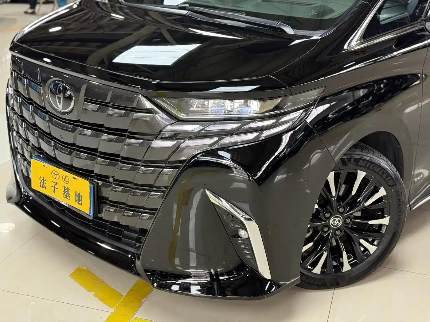 2024 Alphard Hybrid 2.5L Premium Edition — миниатюра 4