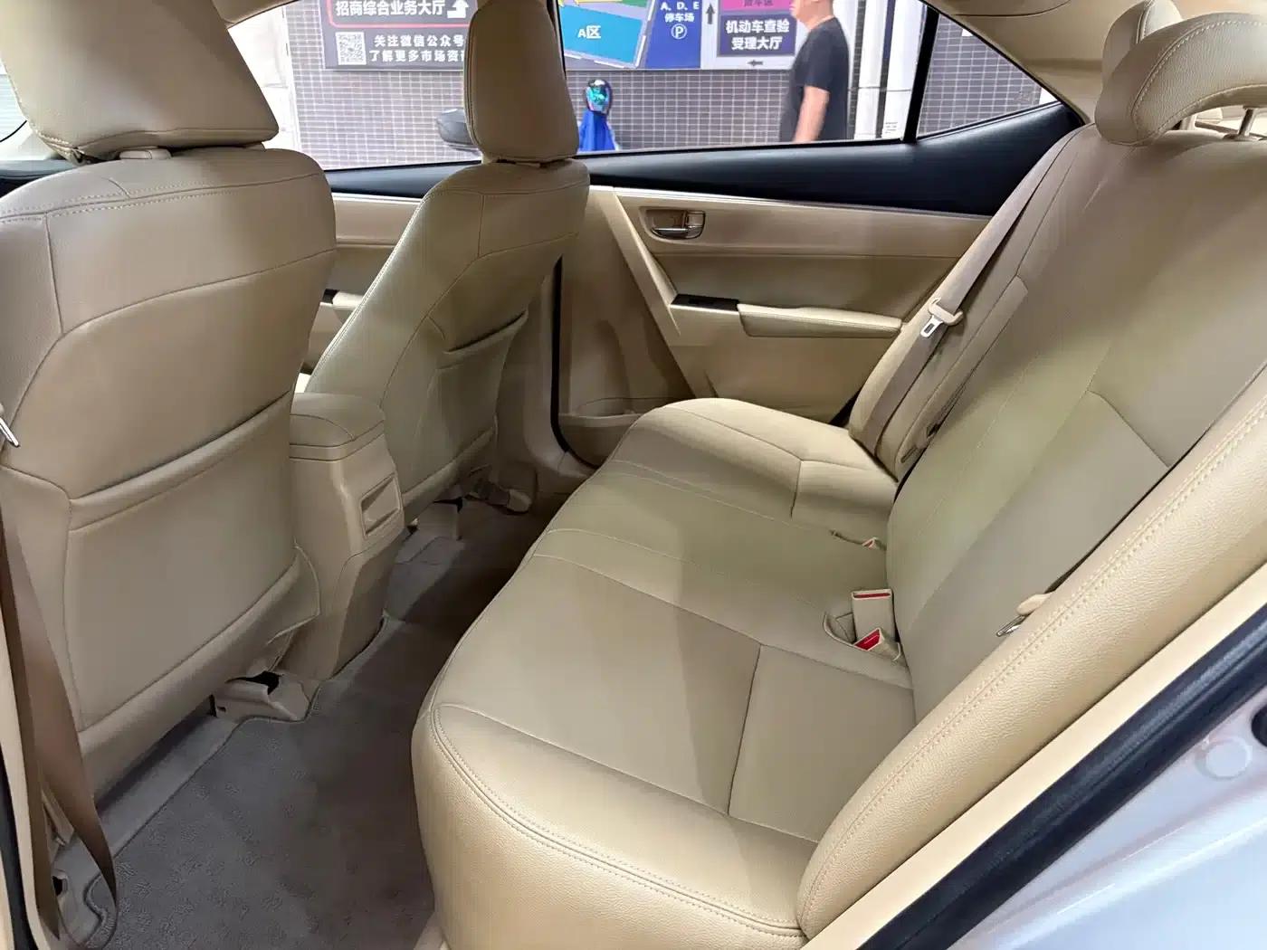 2016 Toyota Corolla 1.6L CVT GL-i Cool Edition — миниатюра 13
