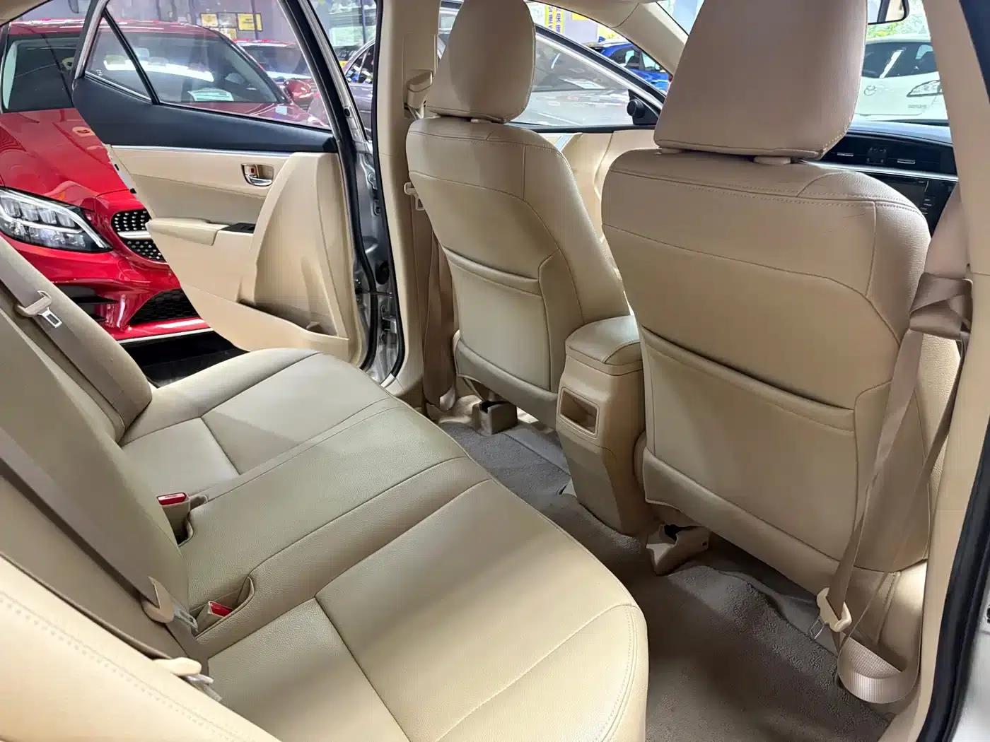 2016 Toyota Corolla 1.6L CVT GL-i Cool Edition — миниатюра 10