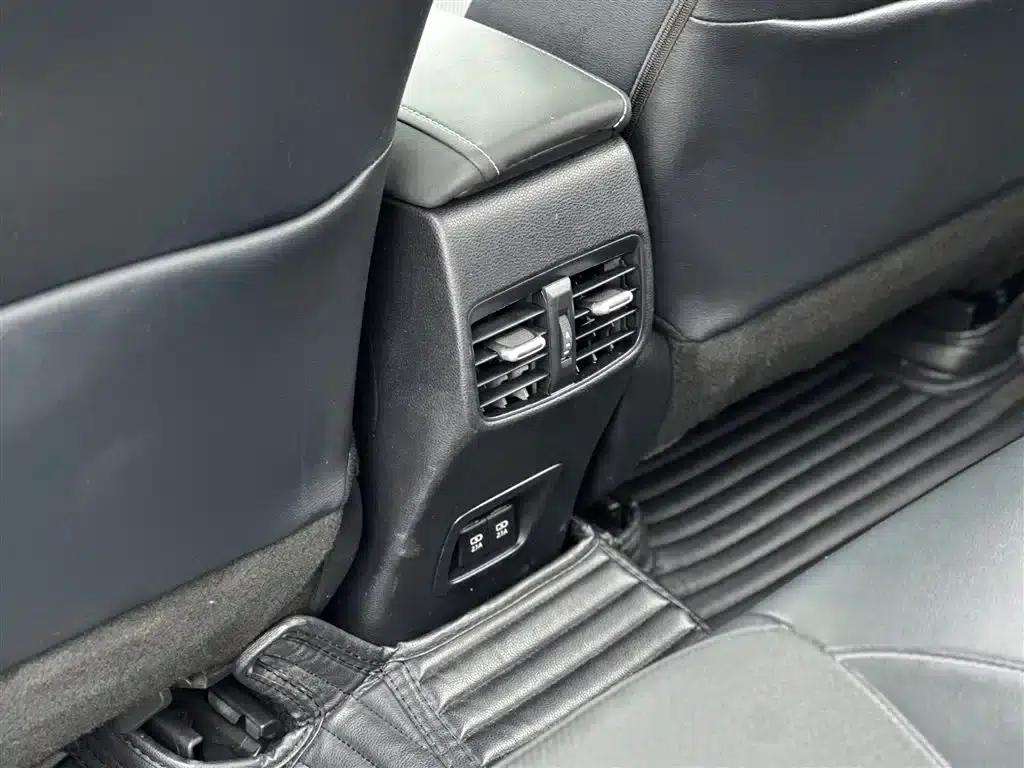 2021 Toyota Corolla 1.2T S-CVT Luxury Edition — миниатюра 12