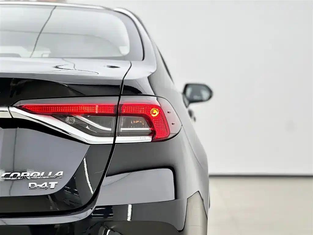 2021 Toyota Corolla 1.2T S-CVT Luxury Edition — миниатюра 15