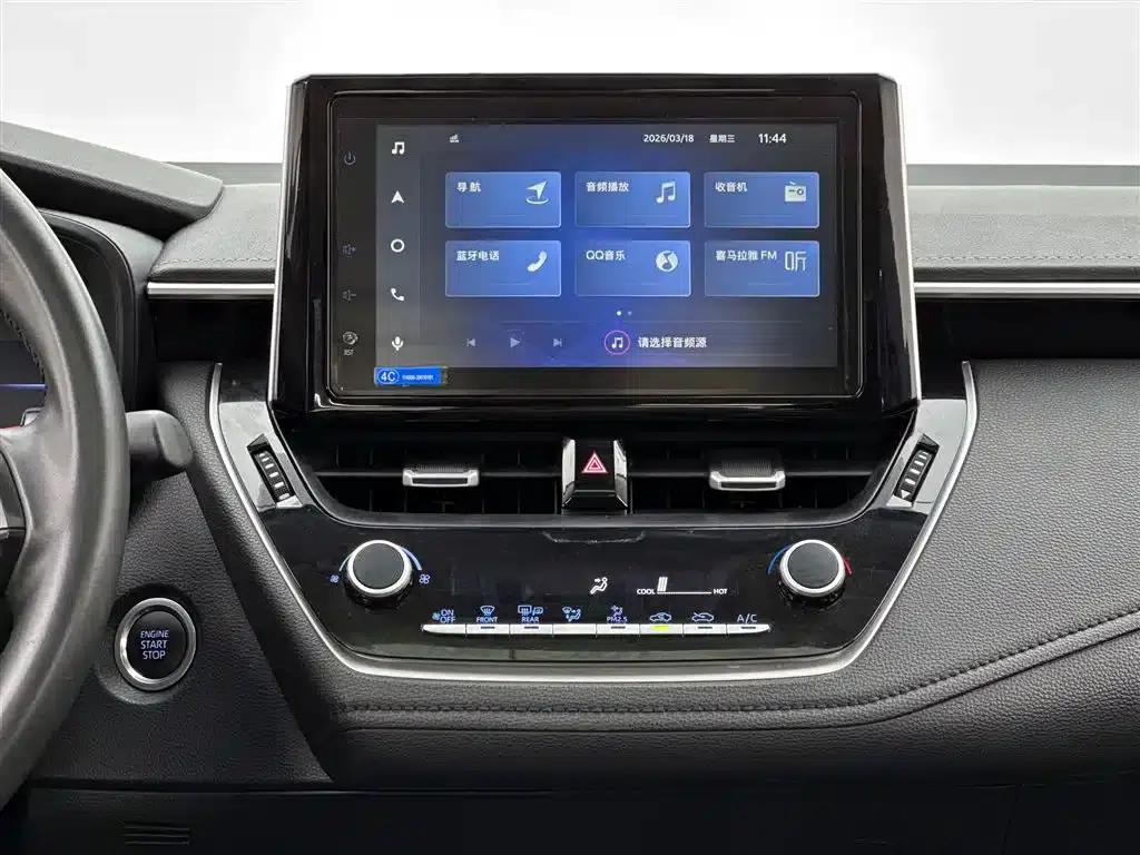 2021 Toyota Corolla 1.2T S-CVT Luxury Edition — миниатюра 10