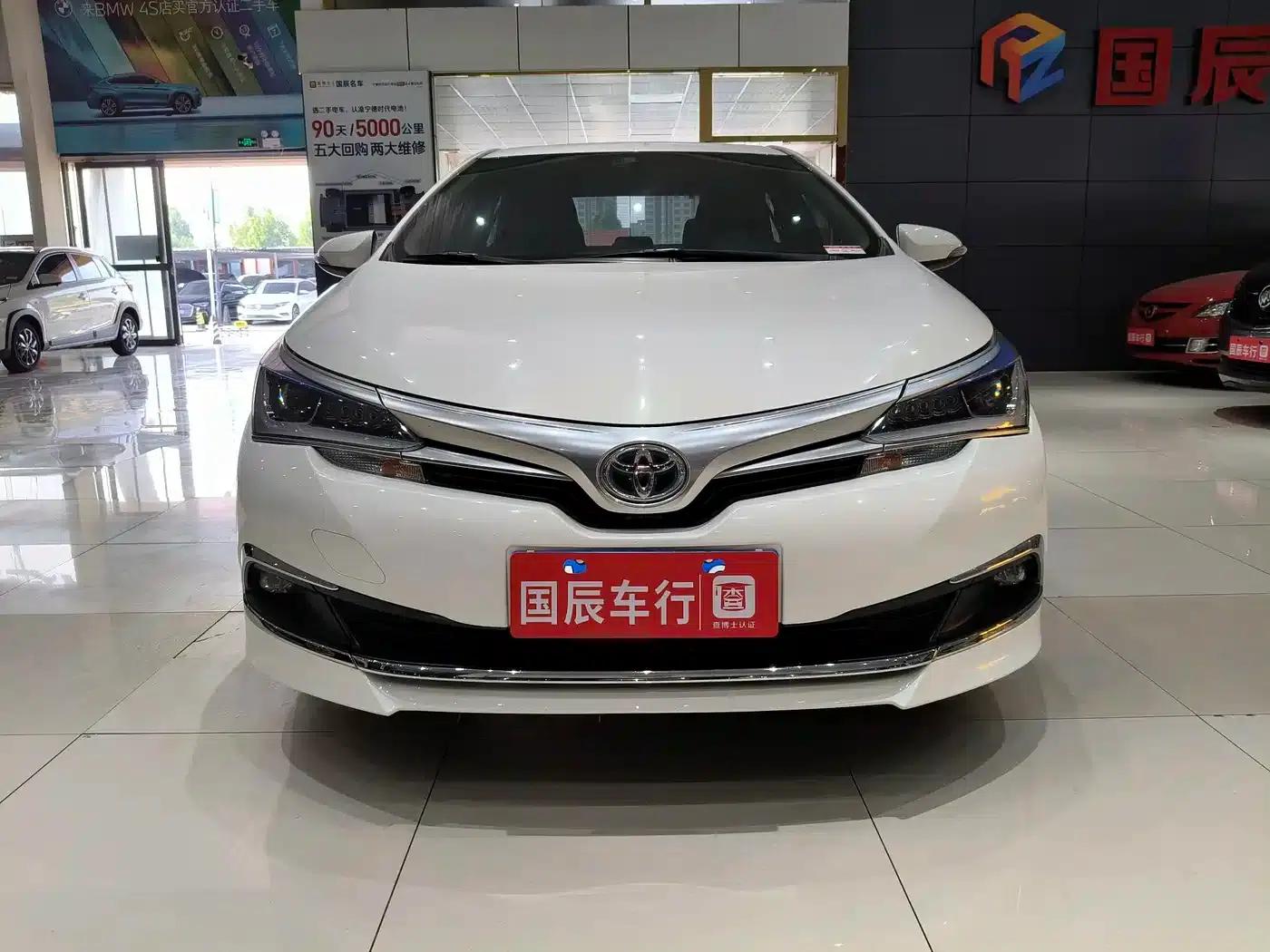 2017 Toyota Corolla Hybrid 1.8L E-CVT Leading Edition (Facelift) — миниатюра 2