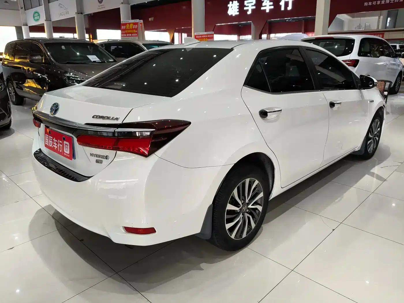 2017 Toyota Corolla Hybrid 1.8L E-CVT Leading Edition (Facelift) — миниатюра 7