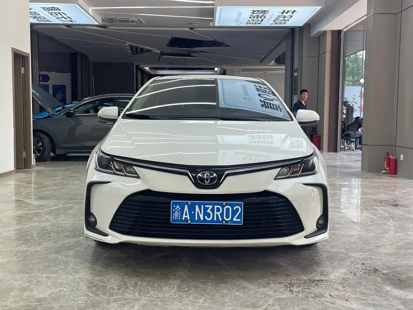 2019 Toyota Corolla 1.2T S-CVT GL-i Luxury Edition — миниатюра 2