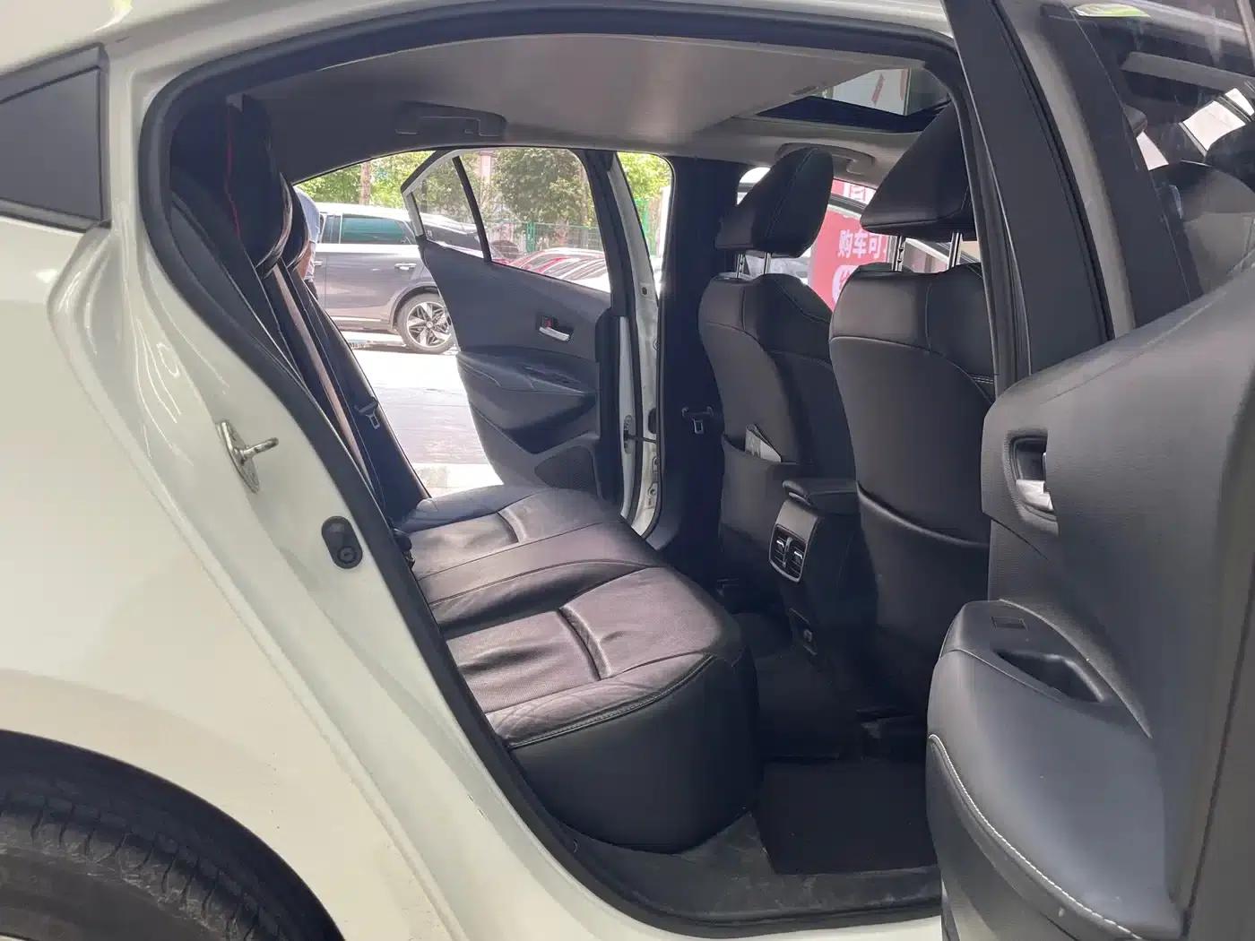 2019 Toyota Corolla 1.2T S-CVT GL-i Luxury Edition — миниатюра 12