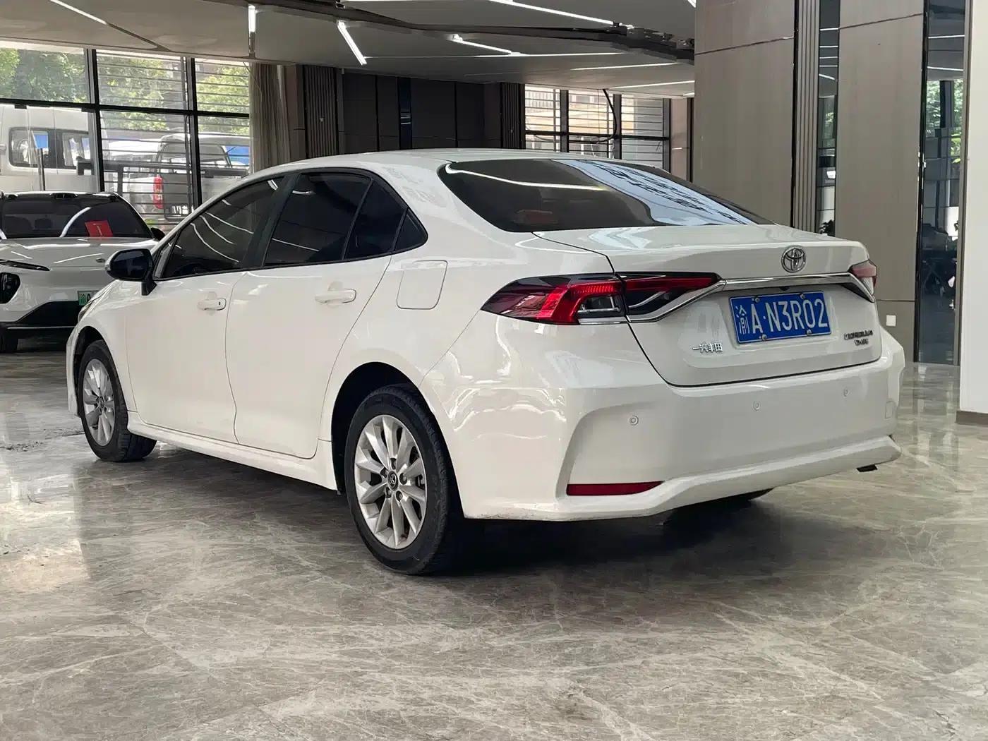 2019 Toyota Corolla 1.2T S-CVT GL-i Luxury Edition — миниатюра 5