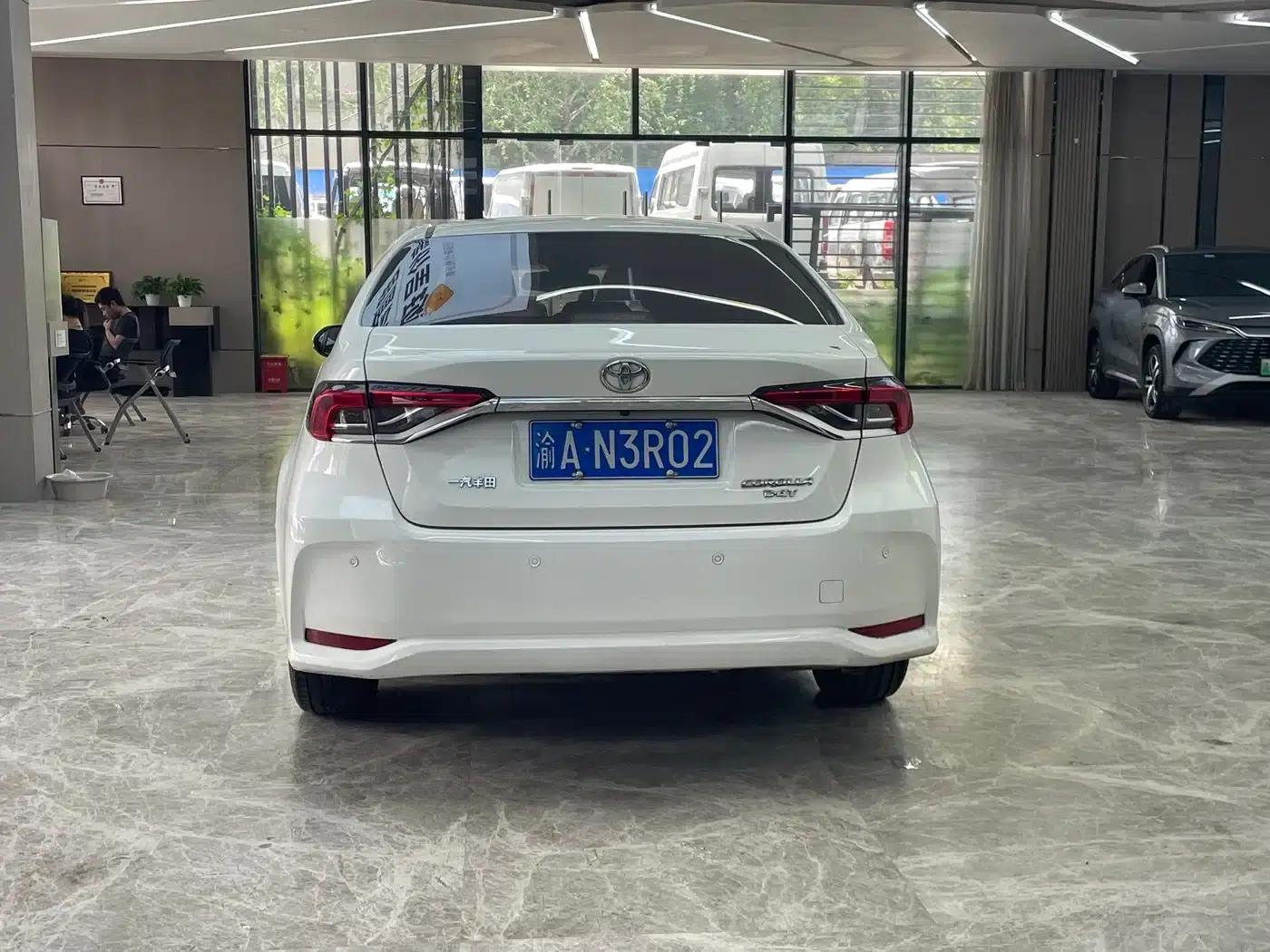 2019 Toyota Corolla 1.2T S-CVT GL-i Luxury Edition — миниатюра 6