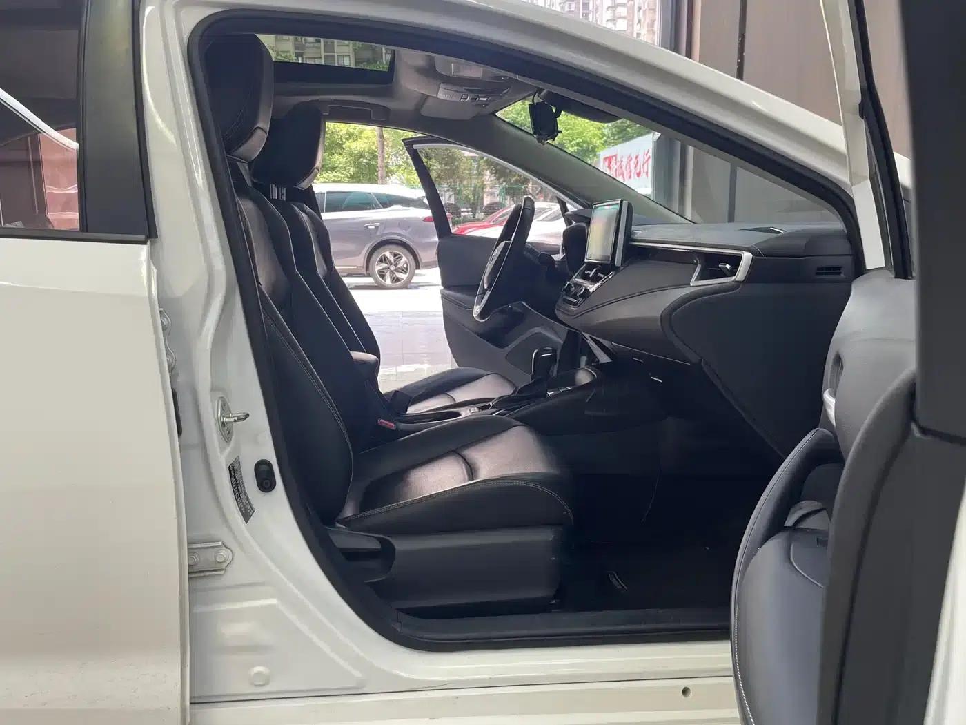 2019 Toyota Corolla 1.2T S-CVT GL-i Luxury Edition — миниатюра 10