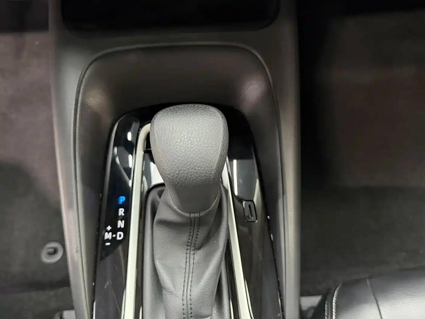 2021 Toyota Corolla TNGA 1.5L CVT Elite Edition — миниатюра 12