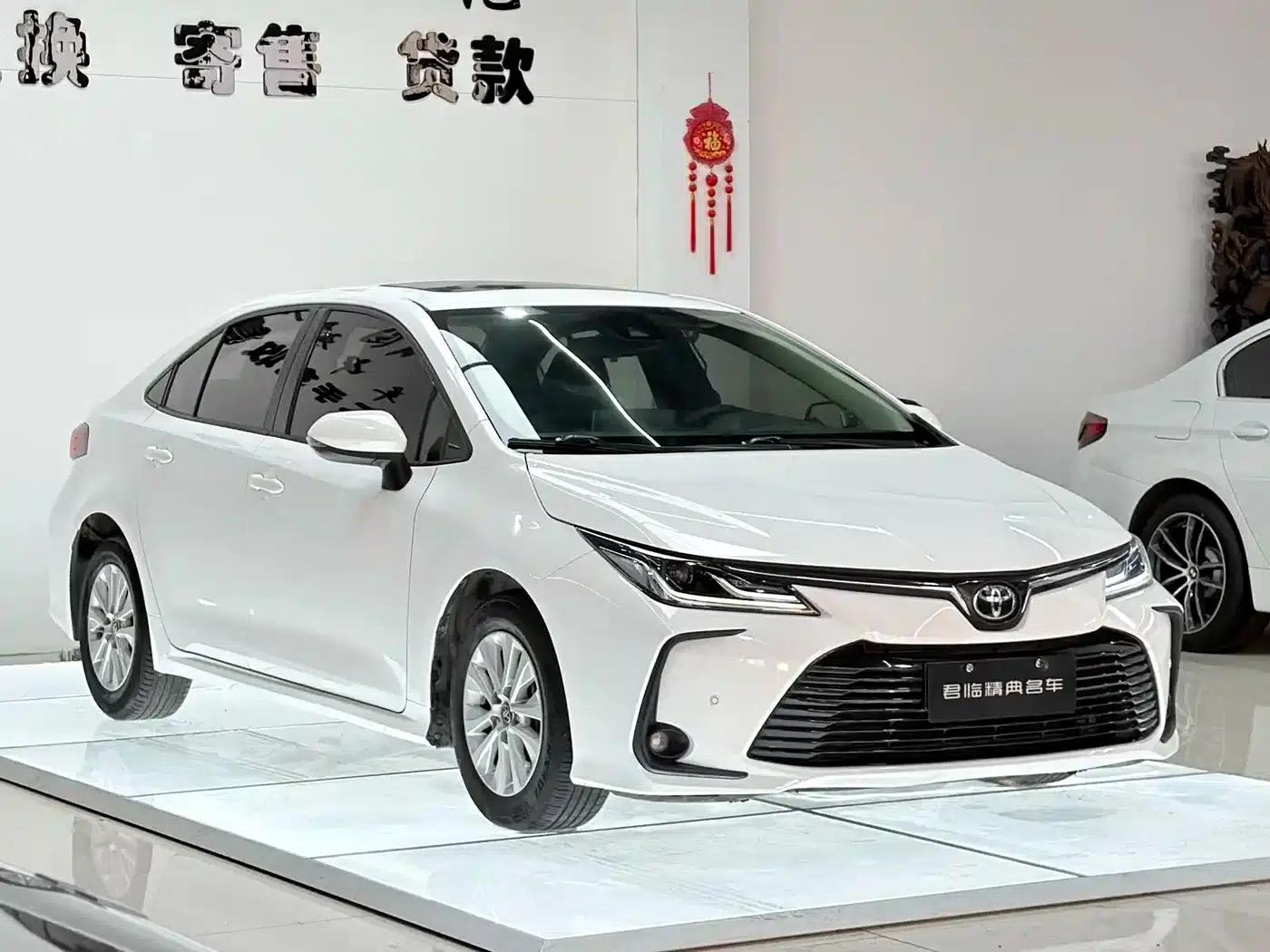 2021 Toyota Corolla TNGA 1.5L CVT Elite Edition — миниатюра 3