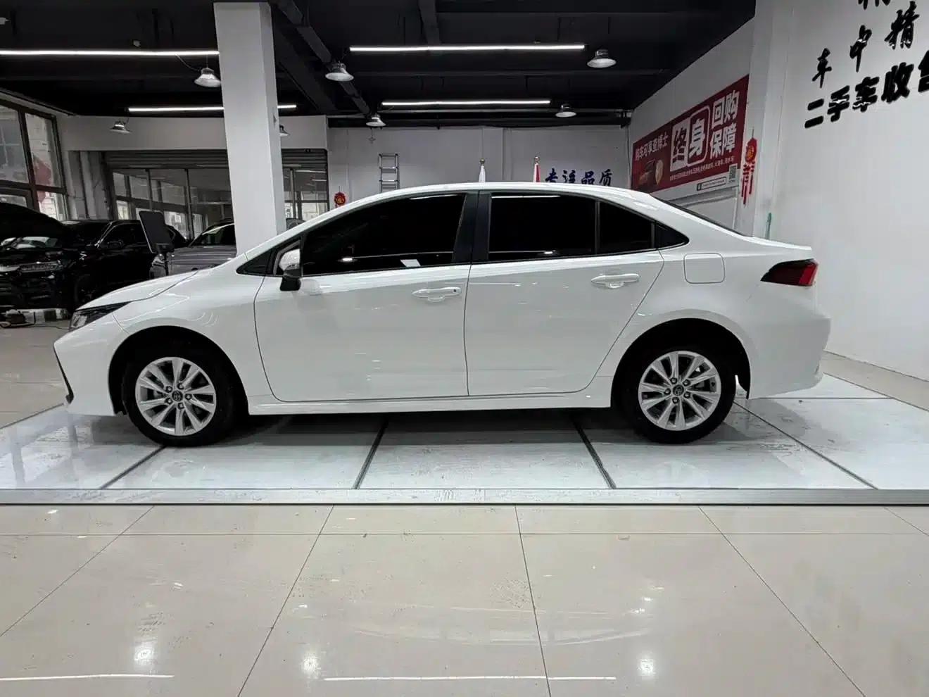 2023 Toyota Corolla 1.2T Elite Edition — миниатюра 4