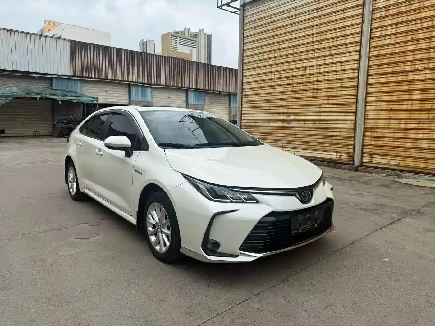 2019 Toyota Corolla Hybrid 1.8L E-CVT GL-i Elite Edition — миниатюра 3
