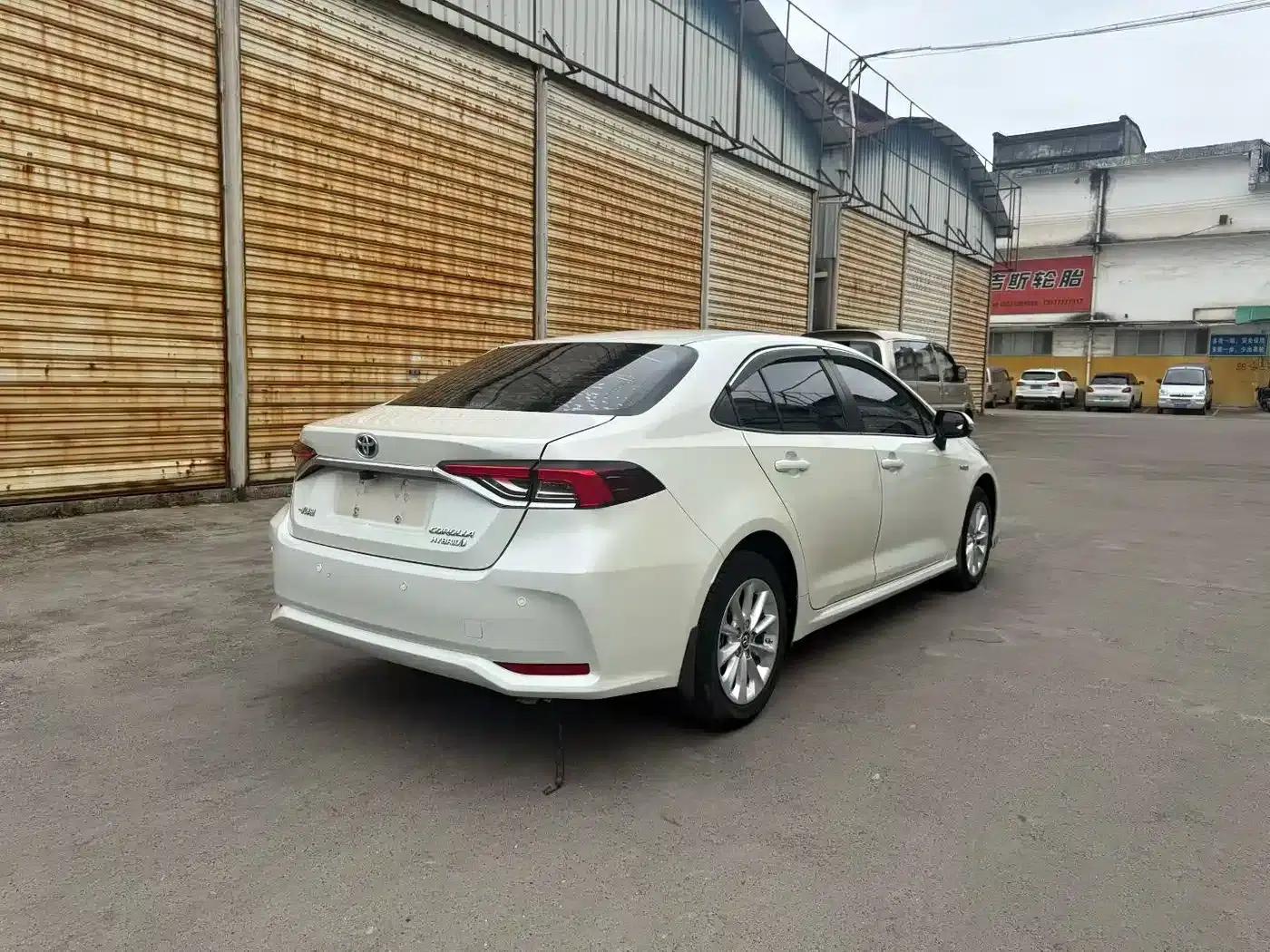 2019 Toyota Corolla Hybrid 1.8L E-CVT GL-i Elite Edition — миниатюра 6