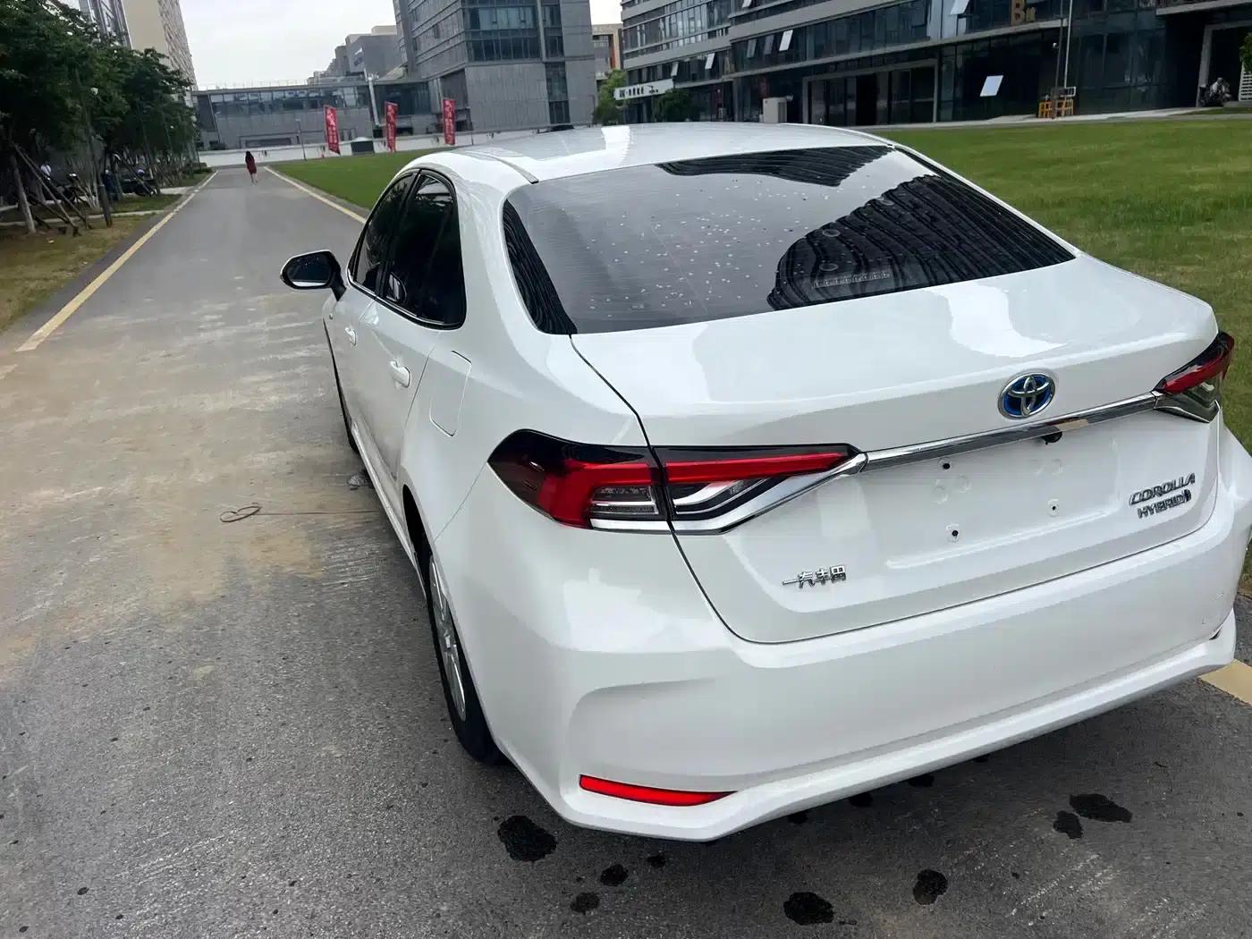 2021 Toyota Corolla Hybrid 1.8L E-CVT Pioneer Edition — миниатюра 4