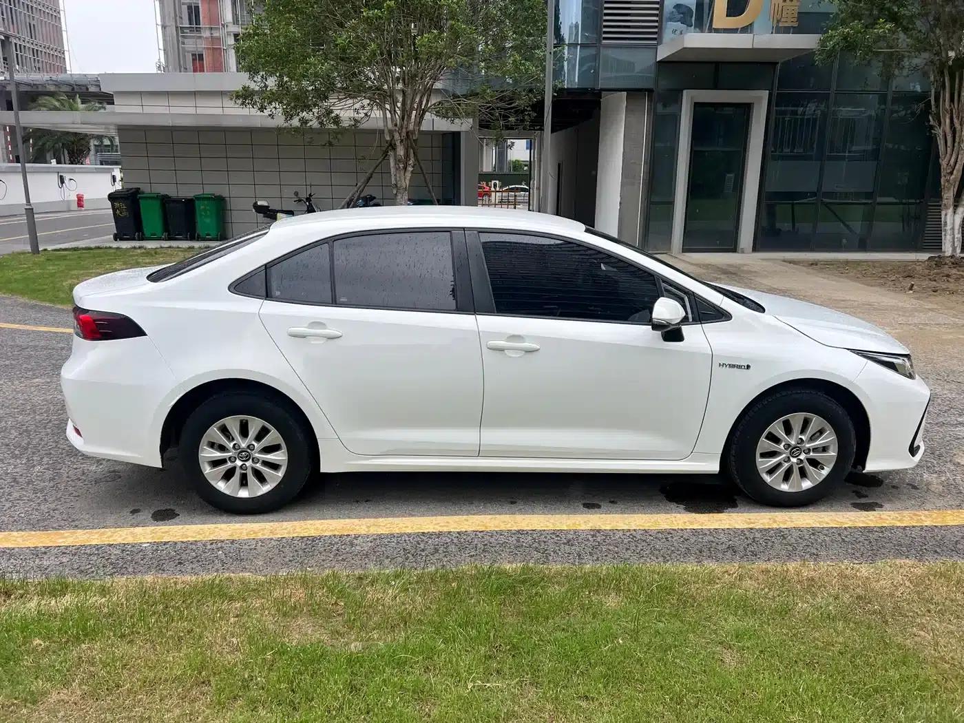 2021 Toyota Corolla Hybrid 1.8L E-CVT Pioneer Edition — миниатюра 5
