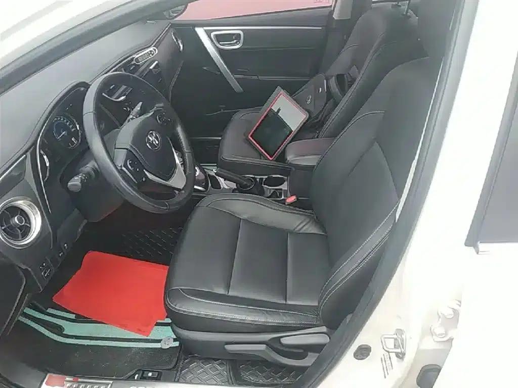2017 Toyota Corolla Hybrid 1.8L E-CVT Elite Edition (Facelift) — миниатюра 15