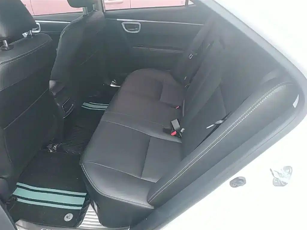 2017 Toyota Corolla Hybrid 1.8L E-CVT Elite Edition (Facelift) — миниатюра 17