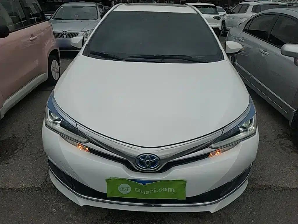2017 Toyota Corolla Hybrid 1.8L E-CVT Elite Edition (Facelift) — миниатюра 3