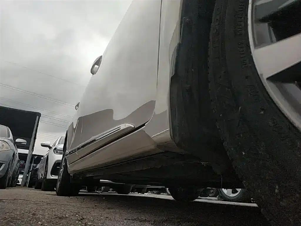 2017 Toyota Corolla Hybrid 1.8L E-CVT Elite Edition (Facelift) — миниатюра 21