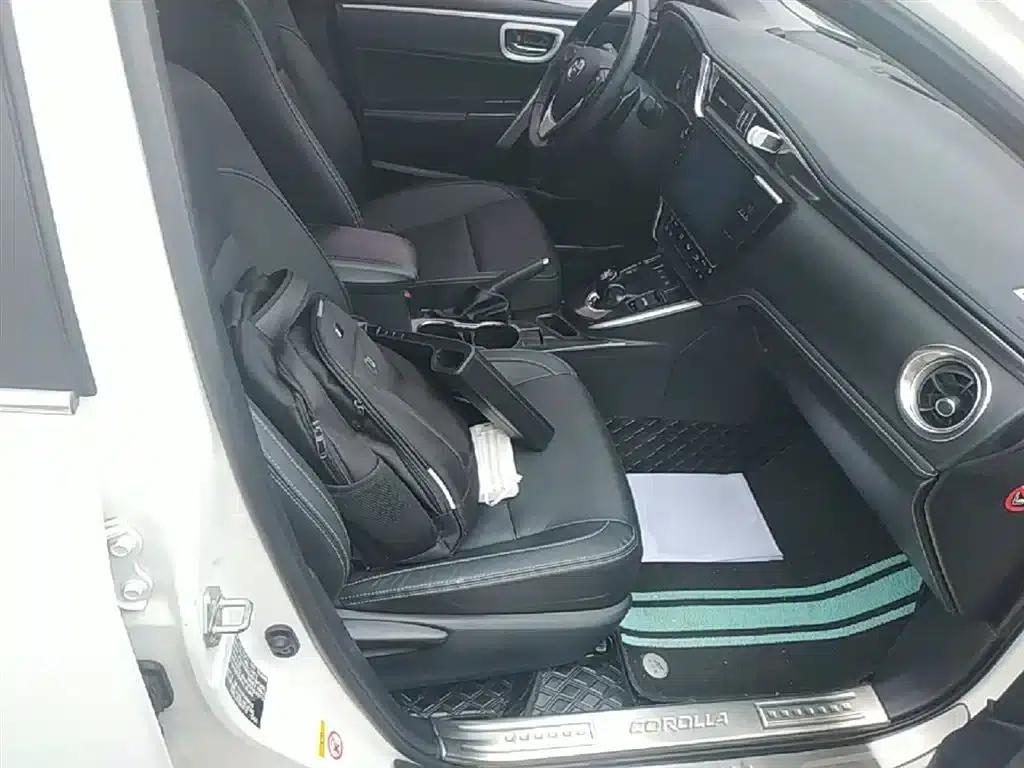 2017 Toyota Corolla Hybrid 1.8L E-CVT Elite Edition (Facelift) — миниатюра 24