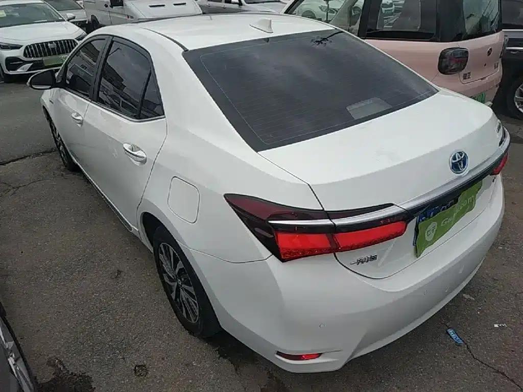 2017 Toyota Corolla Hybrid 1.8L E-CVT Elite Edition (Facelift) — миниатюра 5